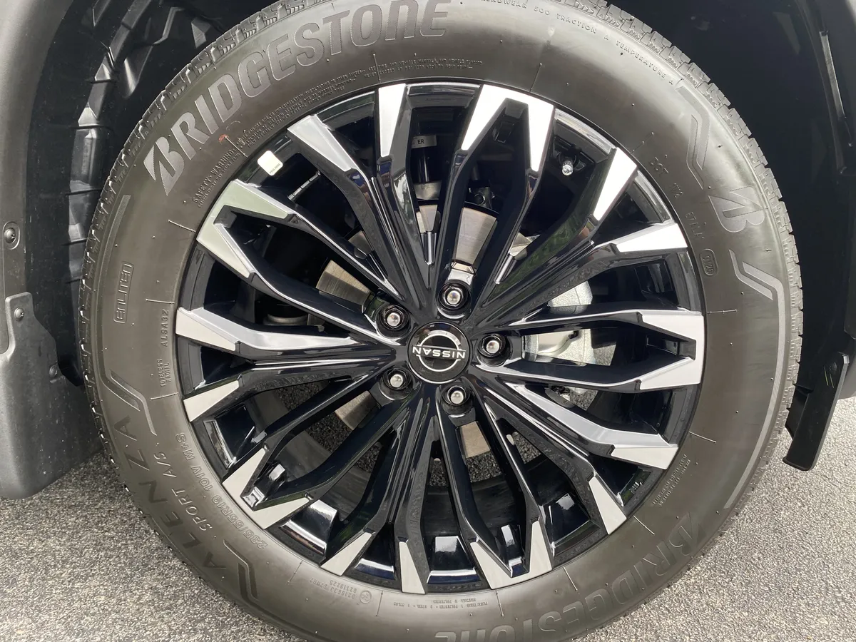 2026 Nissan Rogue Dark Armor thumbnail 12
