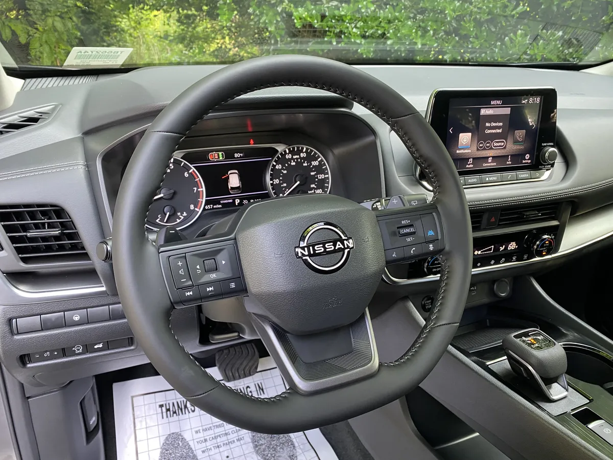 2026 Nissan Rogue Dark Armor thumbnail 16