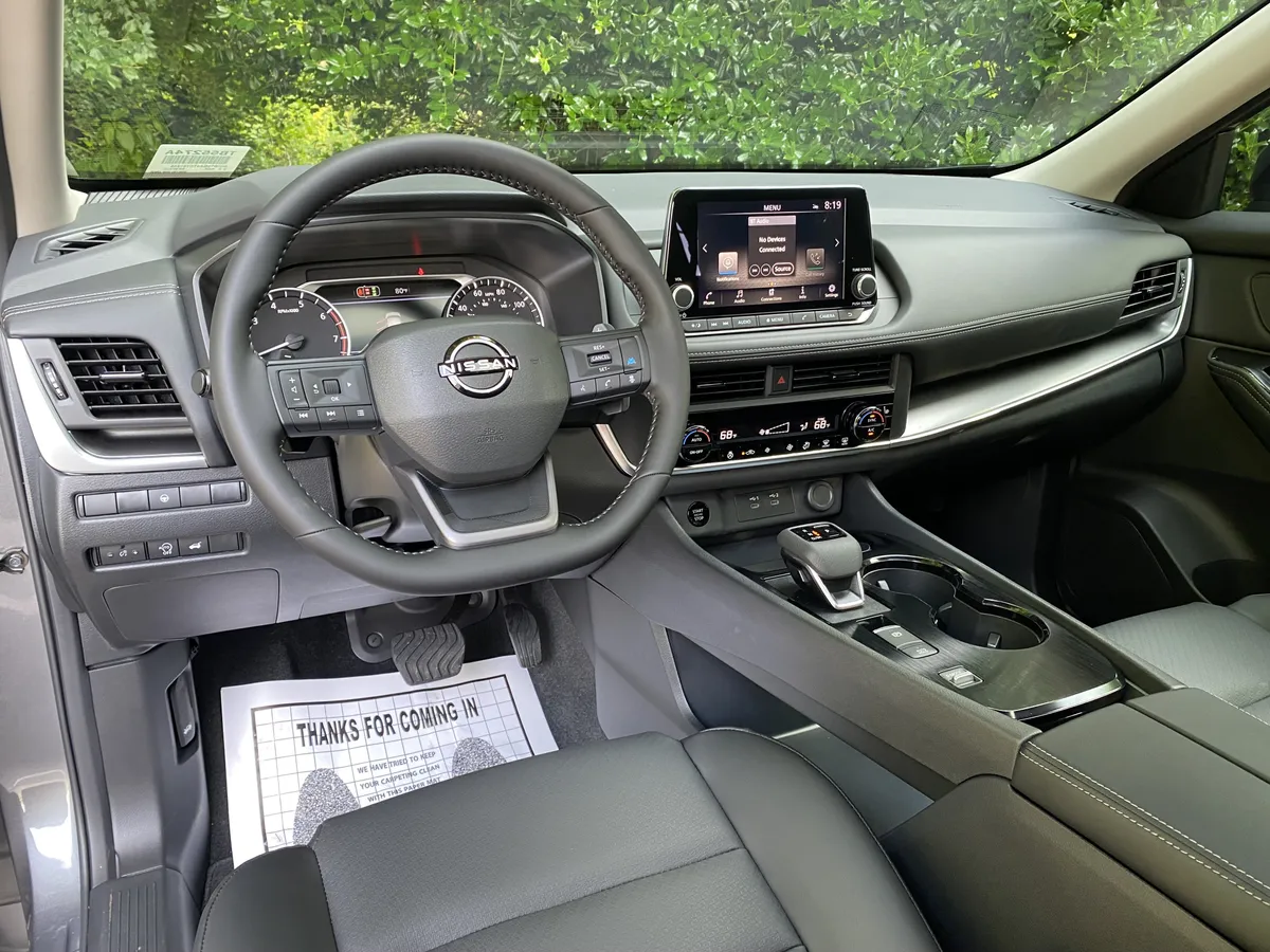 2026 Nissan Rogue Dark Armor thumbnail 30
