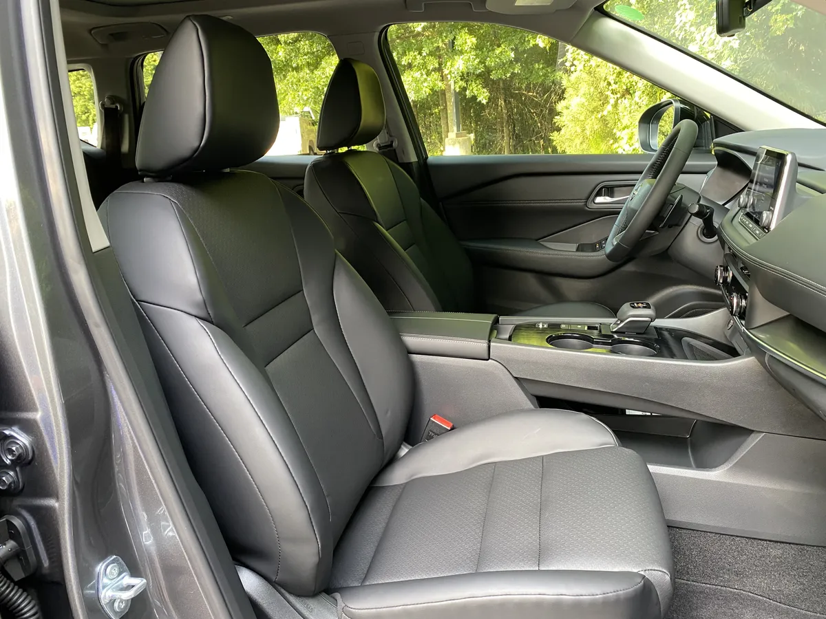 2026 Nissan Rogue Dark Armor thumbnail 31