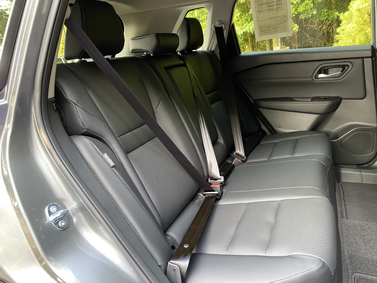 2026 Nissan Rogue Dark Armor thumbnail 32