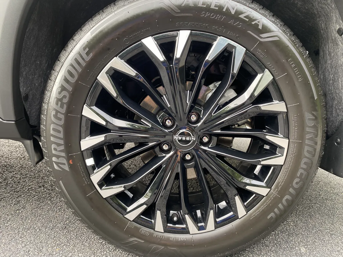 2026 Nissan Rogue Dark Armor thumbnail 38