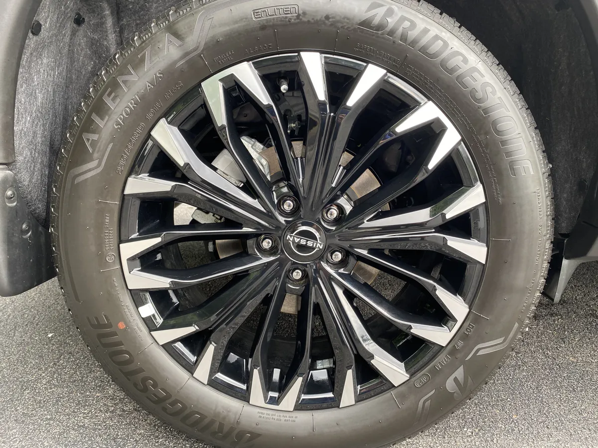 2026 Nissan Rogue Dark Armor thumbnail 39