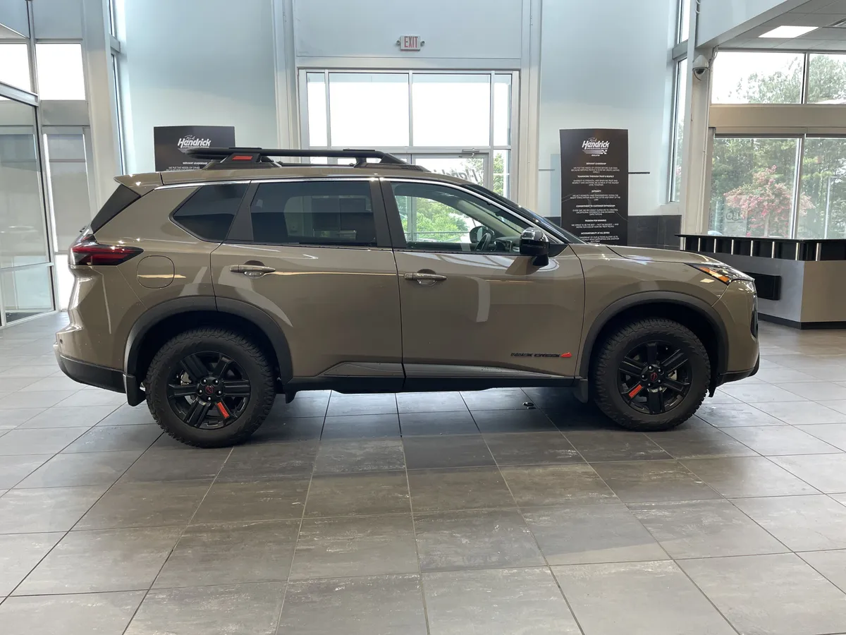 2026 Nissan Rogue Rock Creek thumbnail 10
