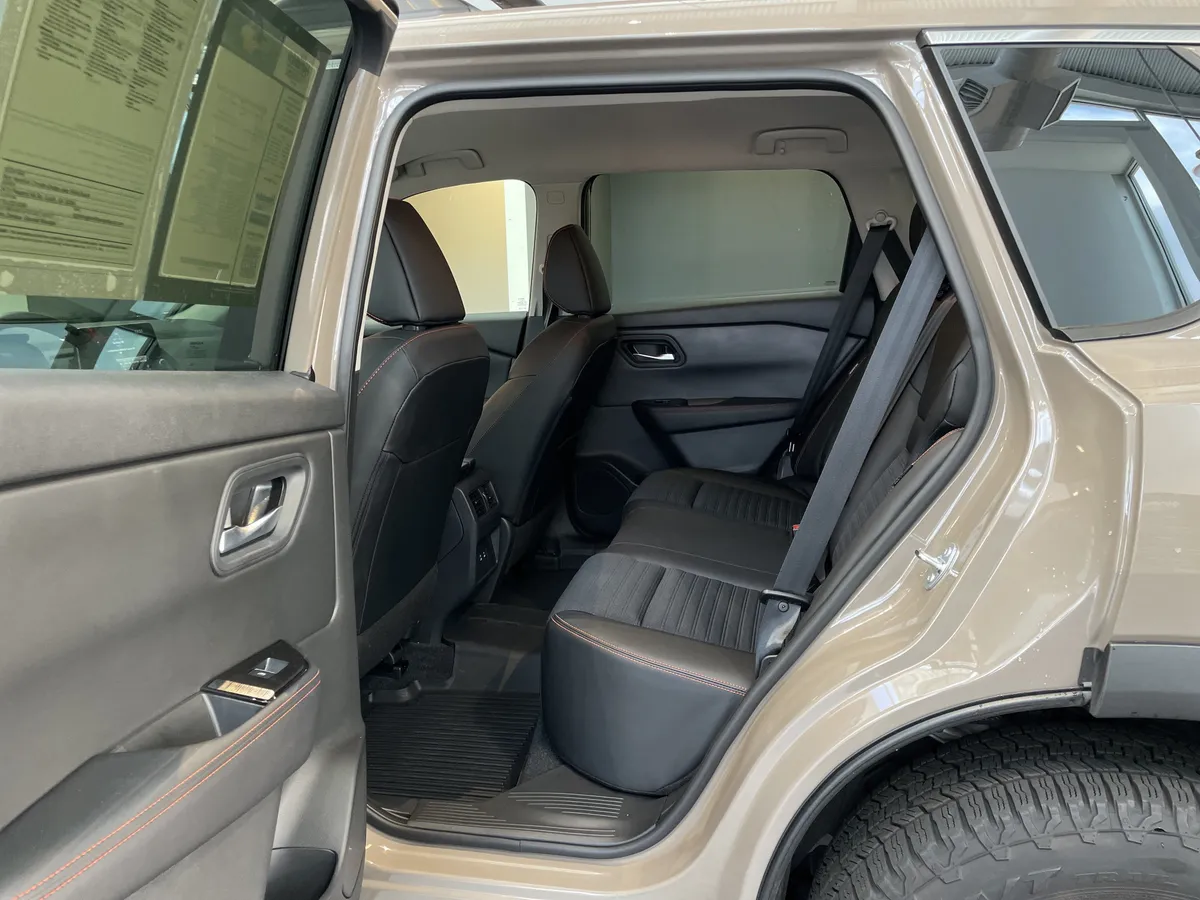 2026 Nissan Rogue Rock Creek thumbnail 31