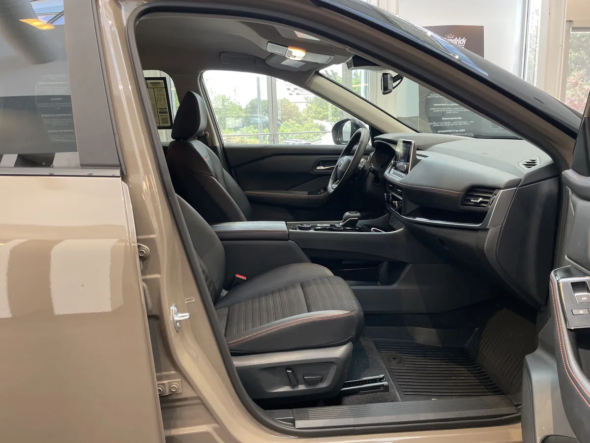 2026 Nissan Rogue Rock Creek thumbnail 33