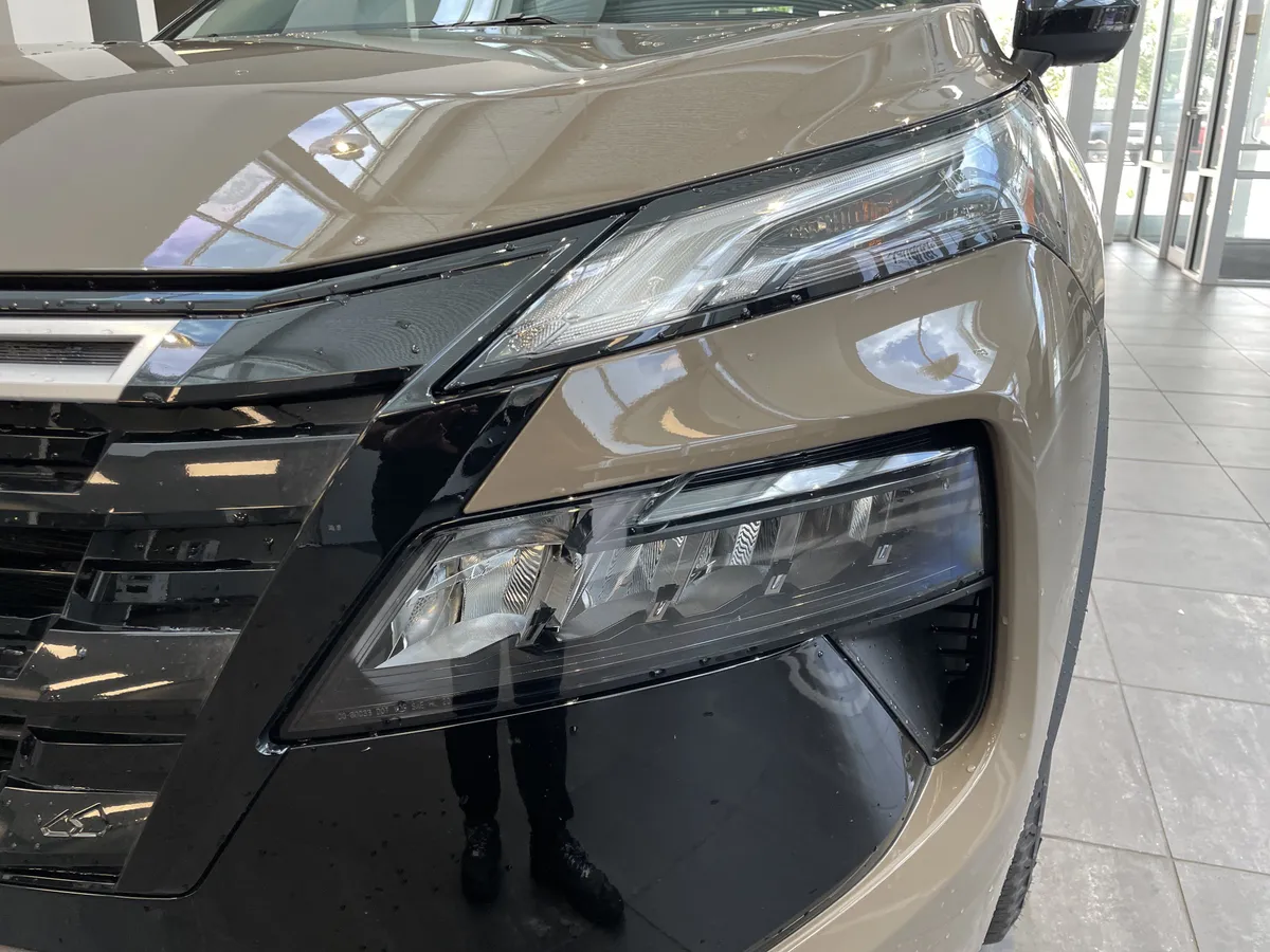 2026 Nissan Rogue Rock Creek thumbnail 4