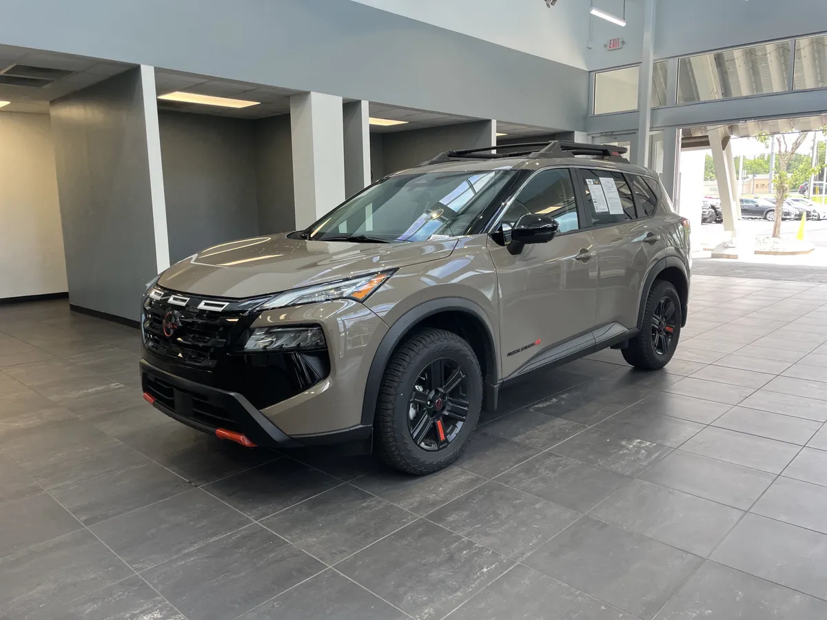 2026 Nissan Rogue Rock Creek thumbnail 5