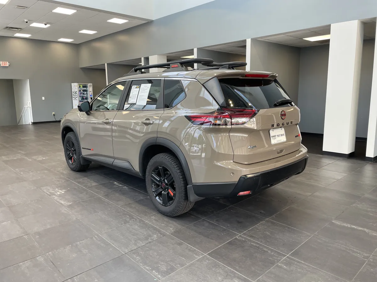 2026 Nissan Rogue Rock Creek thumbnail 7