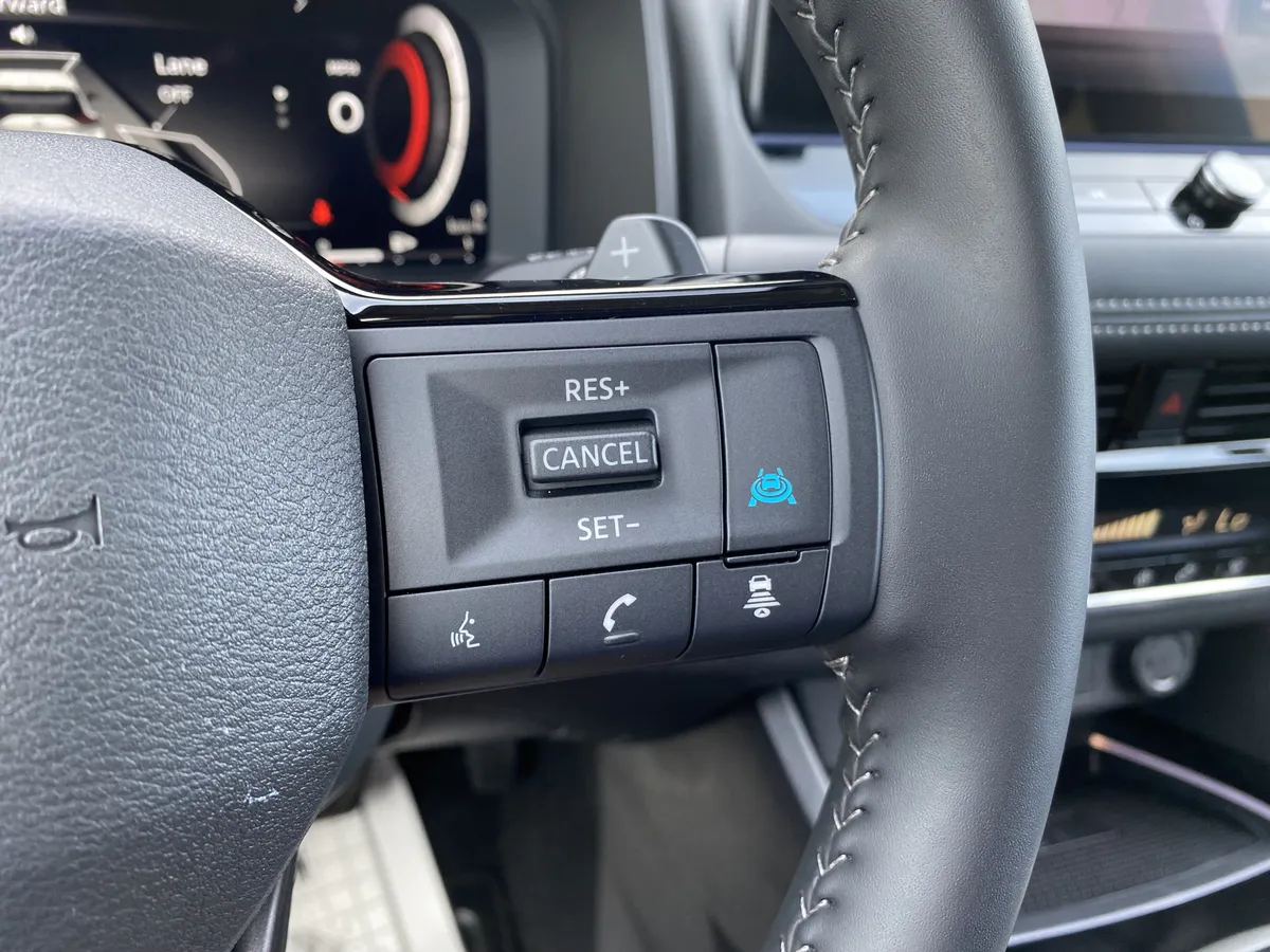 2026 Nissan Rogue SL thumbnail 19