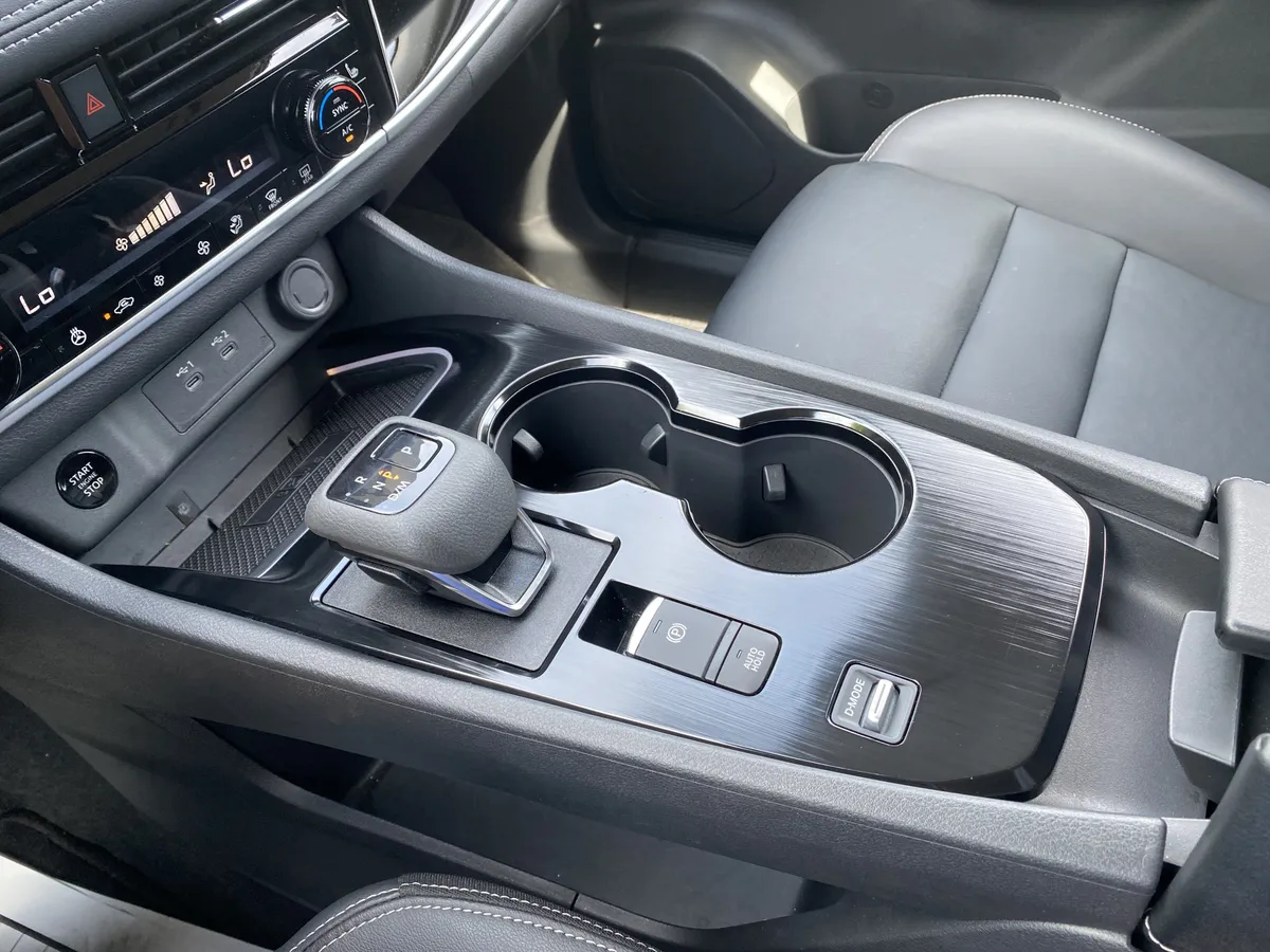 2026 Nissan Rogue SL thumbnail 28