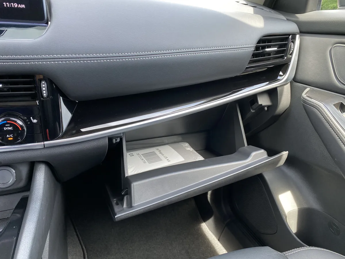 2026 Nissan Rogue SL thumbnail 29