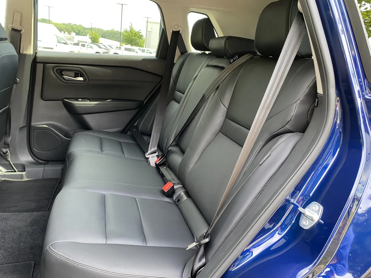 2026 Nissan Rogue SL thumbnail 34