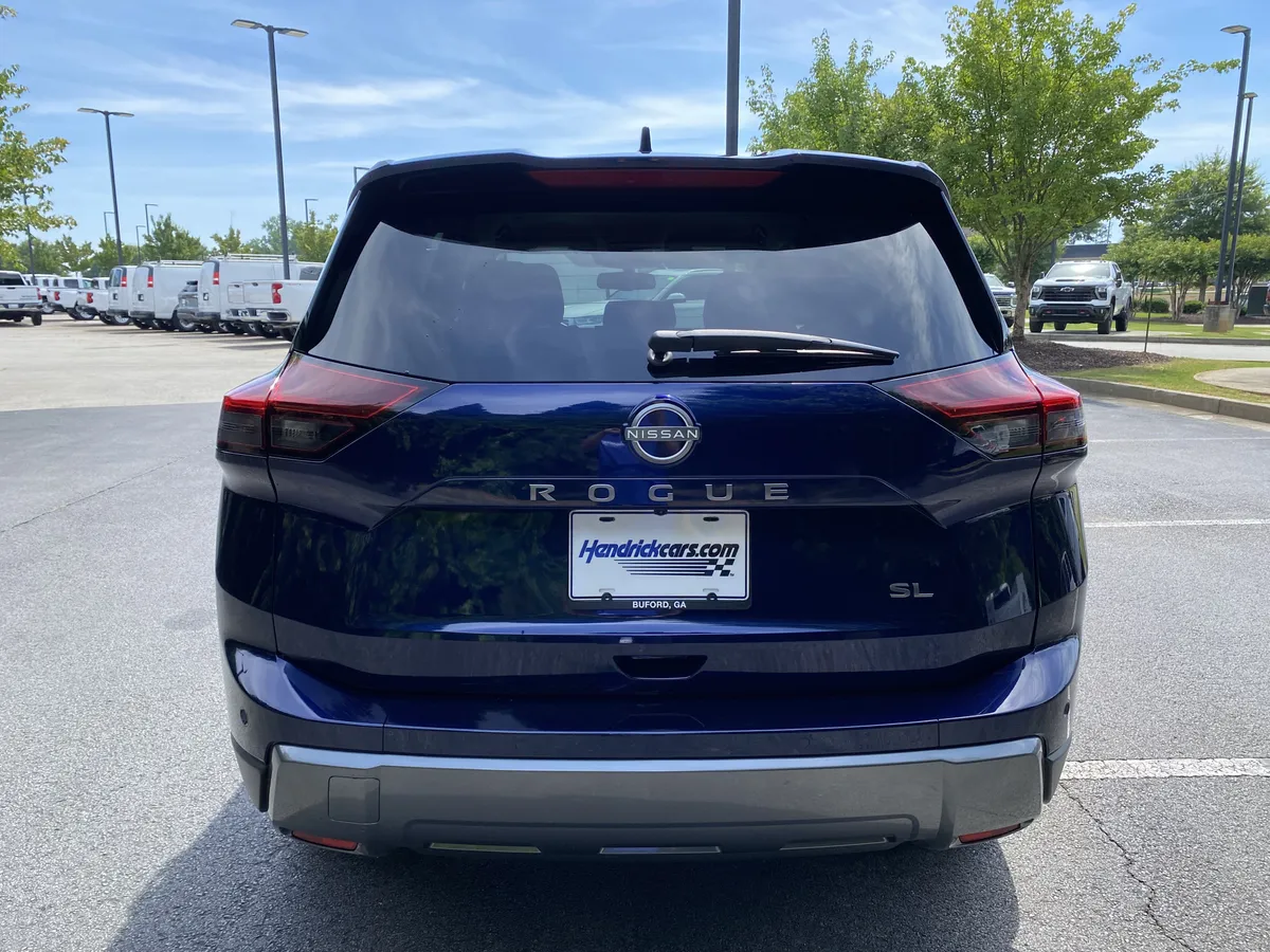 2026 Nissan Rogue SL thumbnail 7