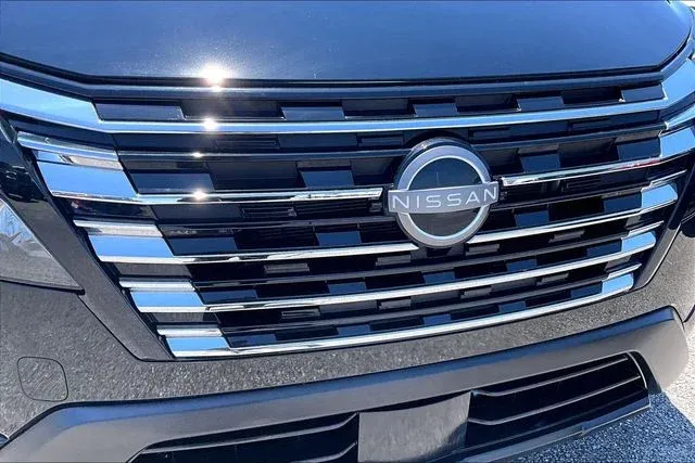 2026 Nissan Rogue SV thumbnail 30