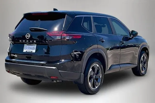 2026 Nissan Rogue SV thumbnail 5
