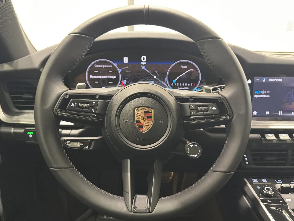 2026 Porsche 911 Carrera thumbnail 16