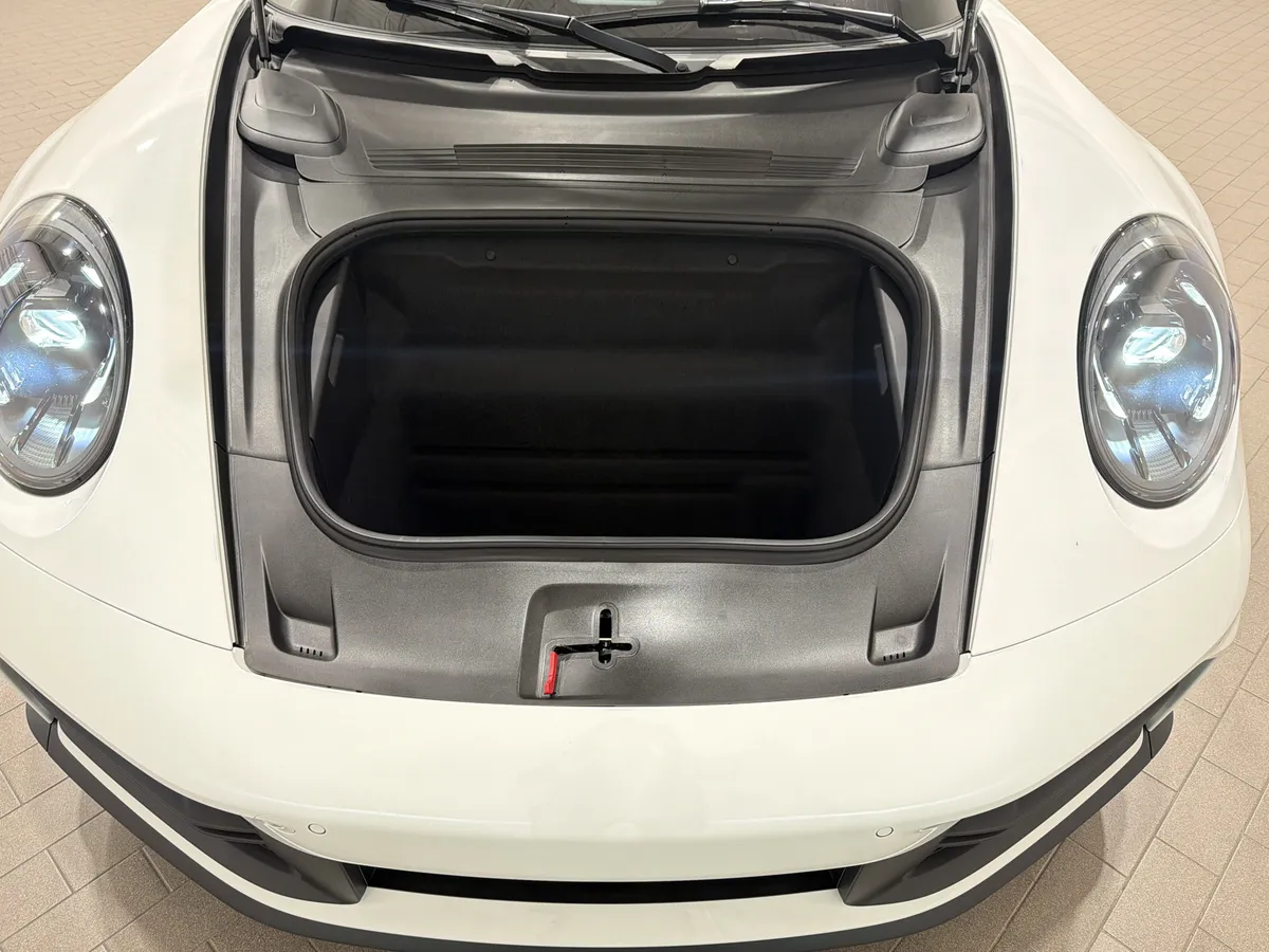 2026 Porsche 911 Carrera thumbnail 29