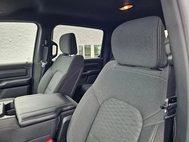 2026 Ram 1500 Express thumbnail 18