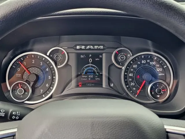 2026 Ram 1500 Express thumbnail 23