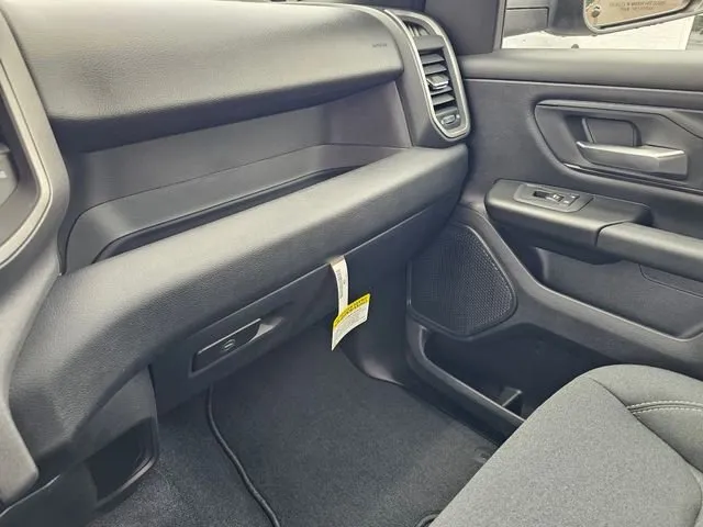 2026 Ram 1500 Express thumbnail 27