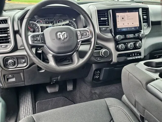 2026 Ram 1500 Express thumbnail 33