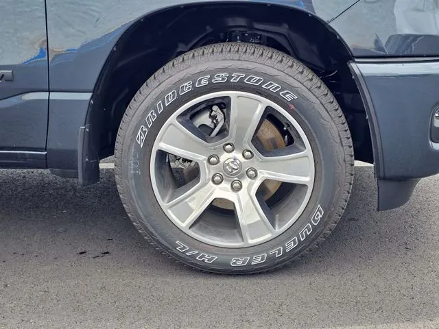 2026 Ram 1500 Express thumbnail 7