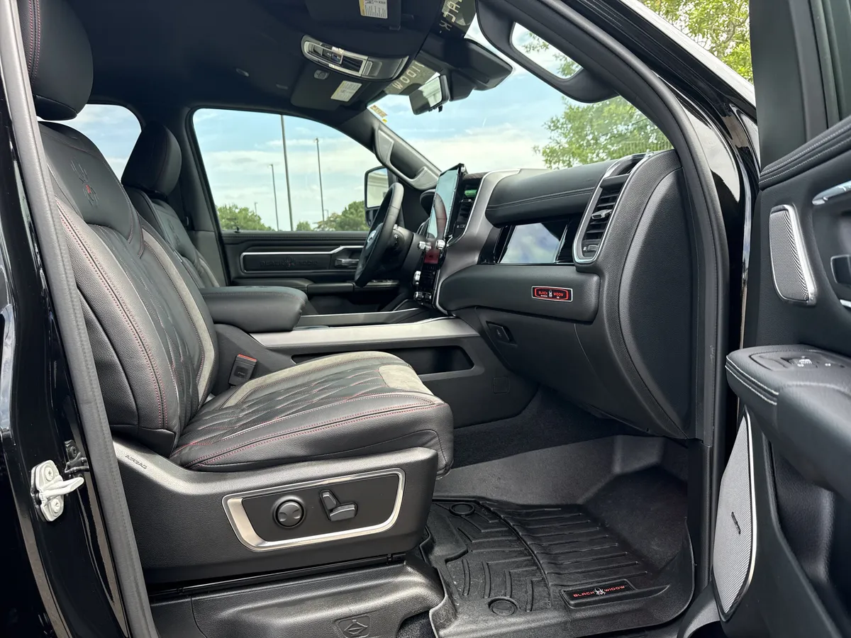 2026 Ram 1500 Laramie thumbnail 14