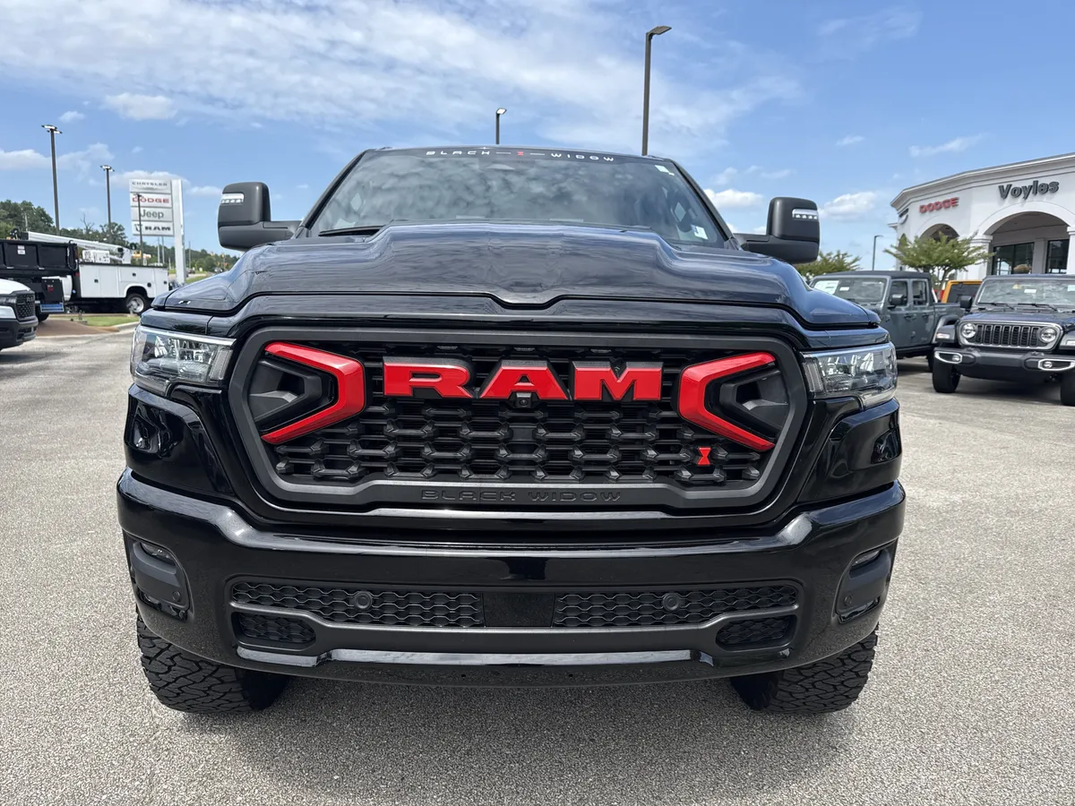 2026 Ram 1500 Laramie thumbnail 2