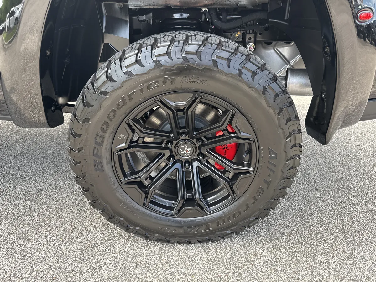 2026 Ram 1500 Laramie thumbnail 20