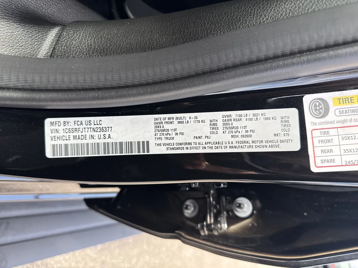2026 Ram 1500 Laramie thumbnail 32