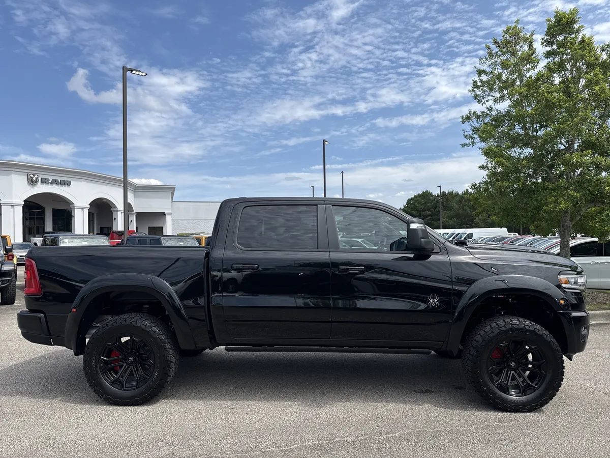 2026 Ram 1500 Laramie thumbnail 8