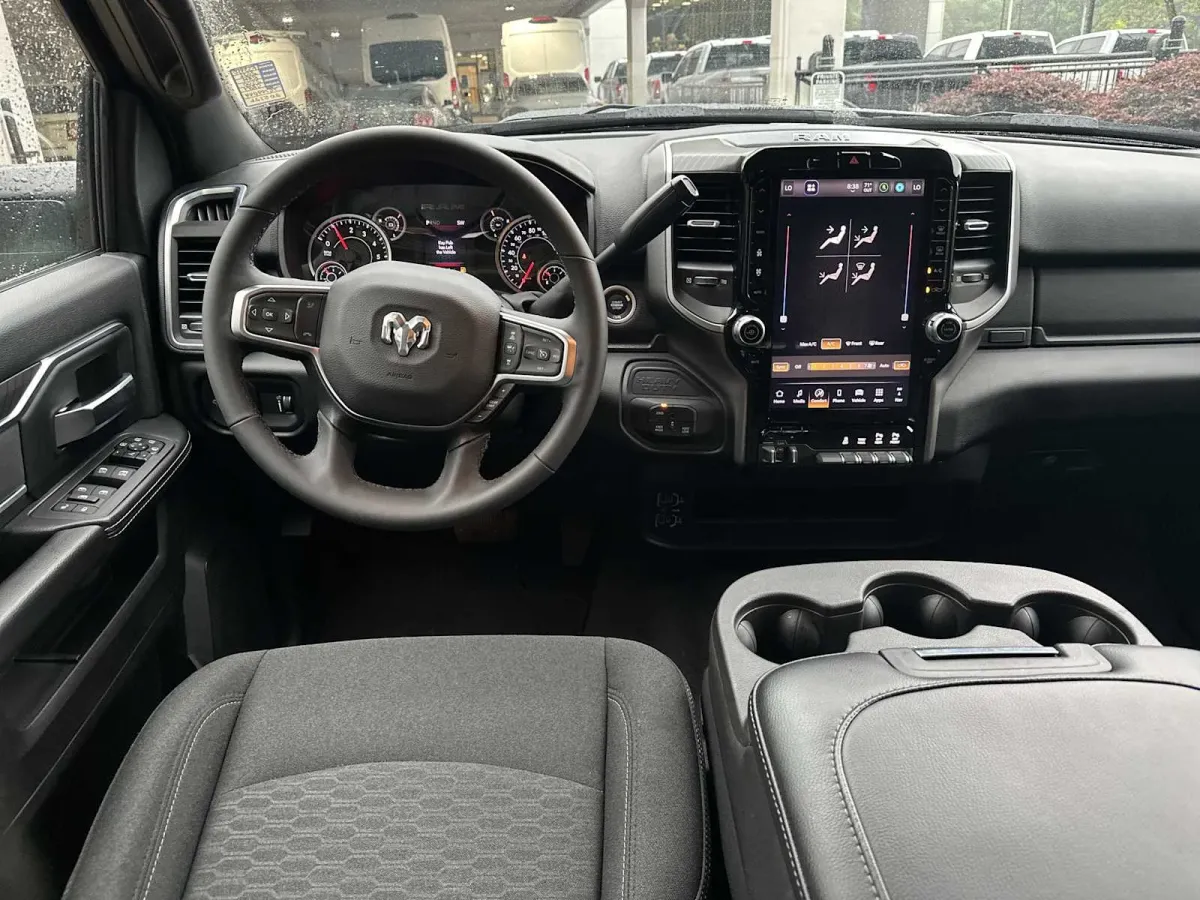 2026 Ram 2500 Big Horn thumbnail 25