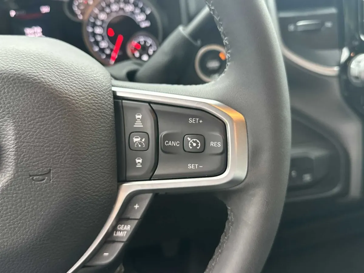 2026 Ram 2500 Big Horn thumbnail 28