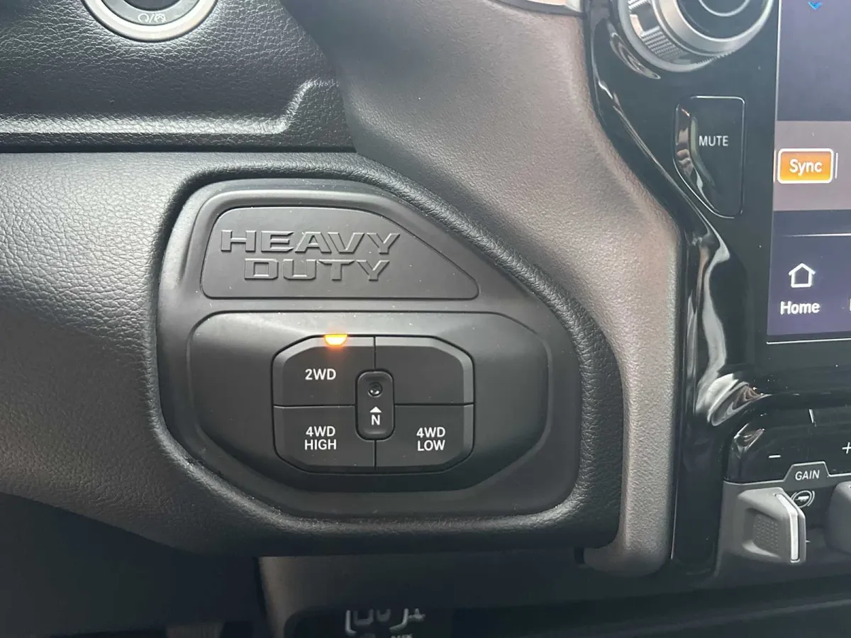 2026 Ram 2500 Big Horn thumbnail 32