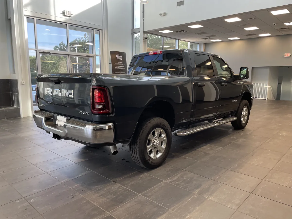 2026 Ram 2500 Big Horn thumbnail 9