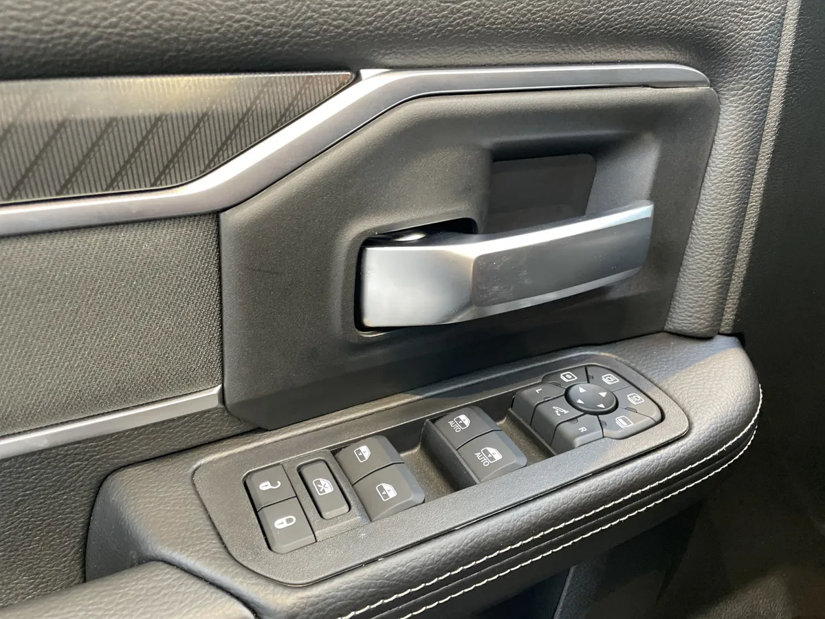 2026 Ram 2500 Big Horn thumbnail 15