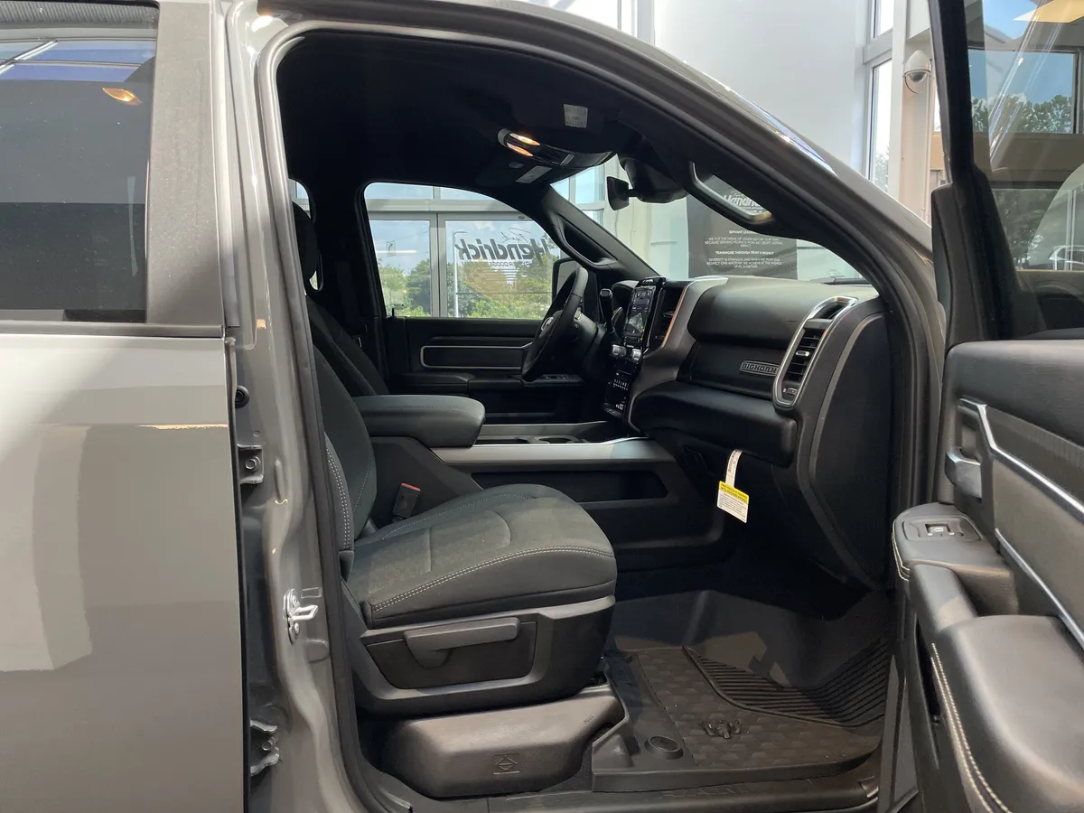 2026 Ram 2500 Big Horn thumbnail 36