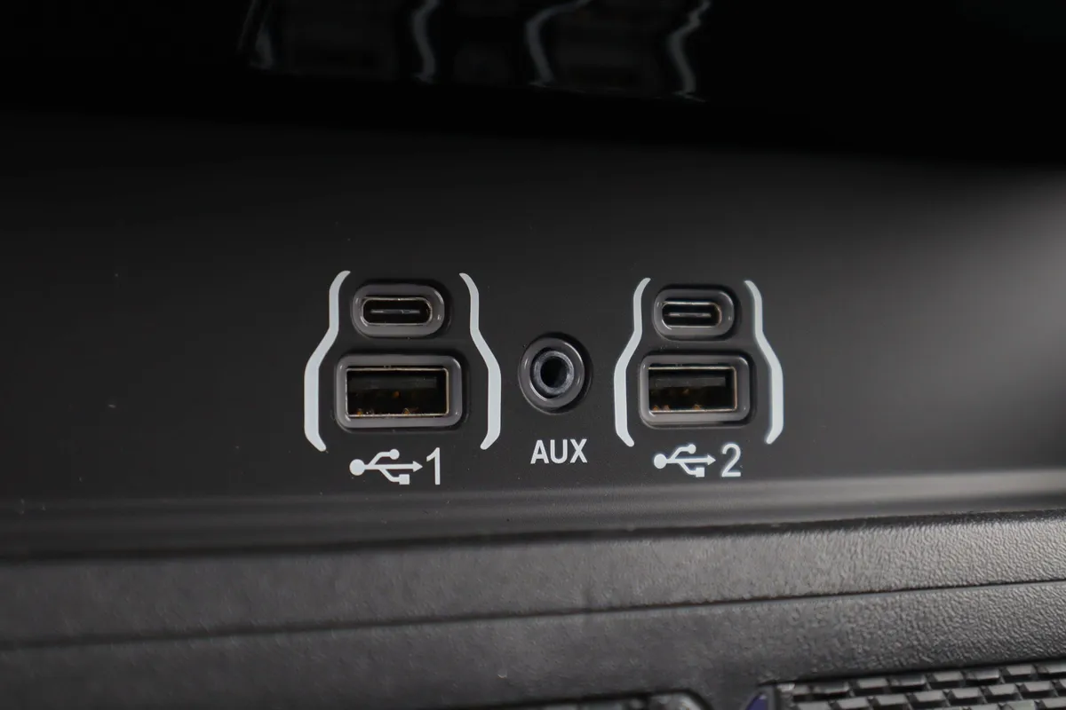 2026 Ram 3500 Laramie thumbnail 27
