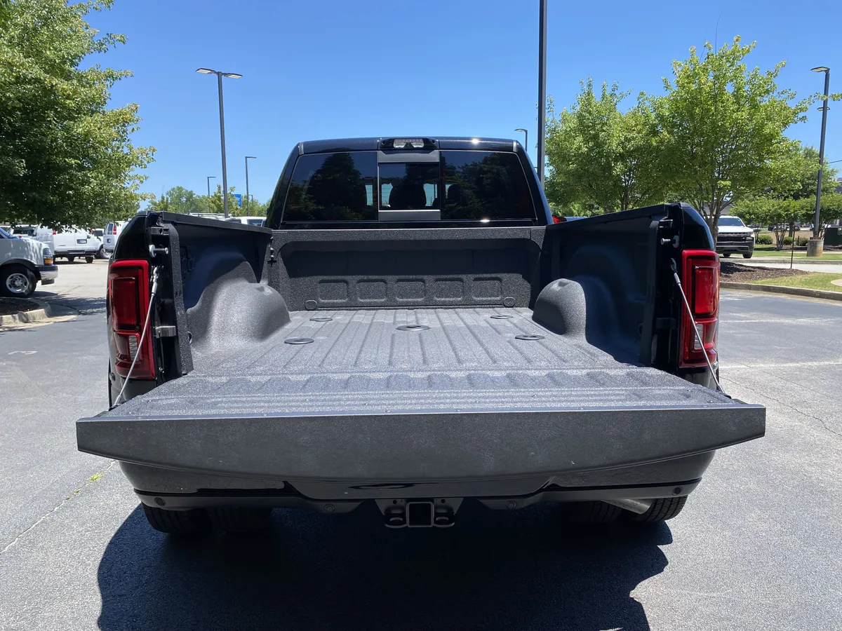 2026 Ram 3500 Limited thumbnail 10