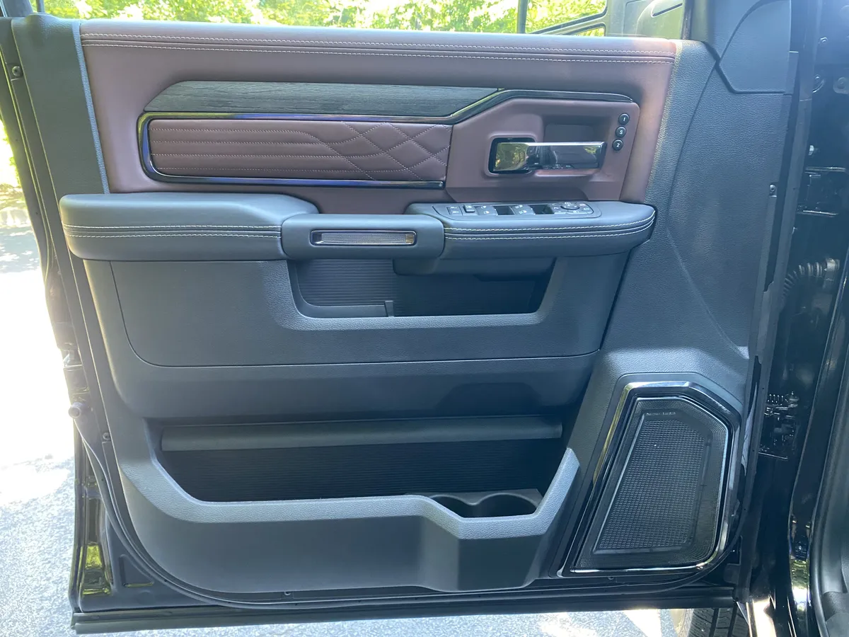 2026 Ram 3500 Limited thumbnail 14