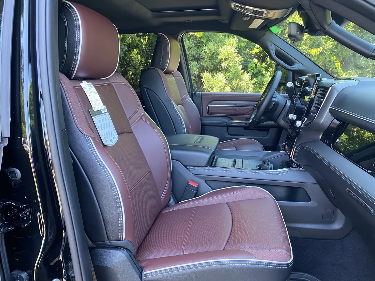 2026 Ram 3500 Limited thumbnail 36