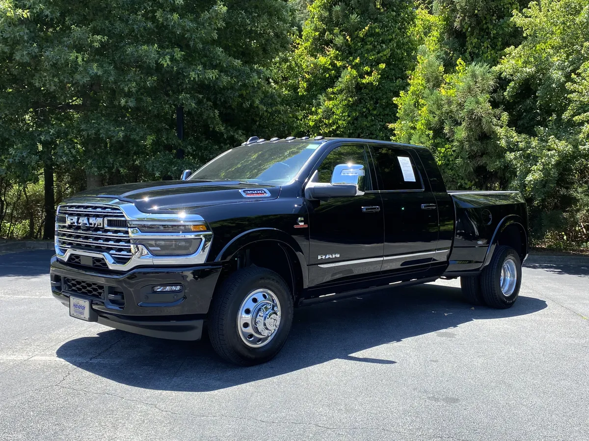 2026 Ram 3500 Limited thumbnail 4