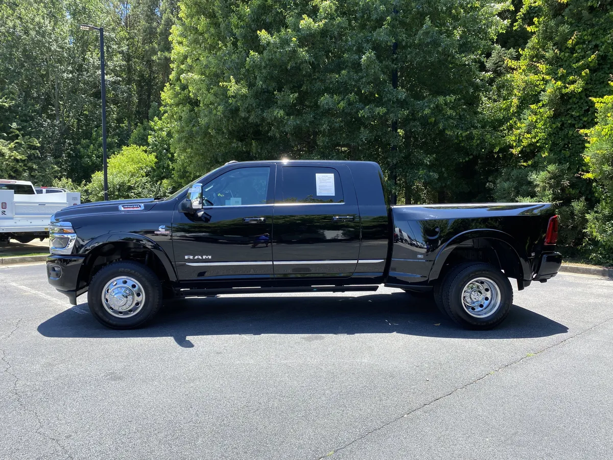 2026 Ram 3500 Limited thumbnail 5