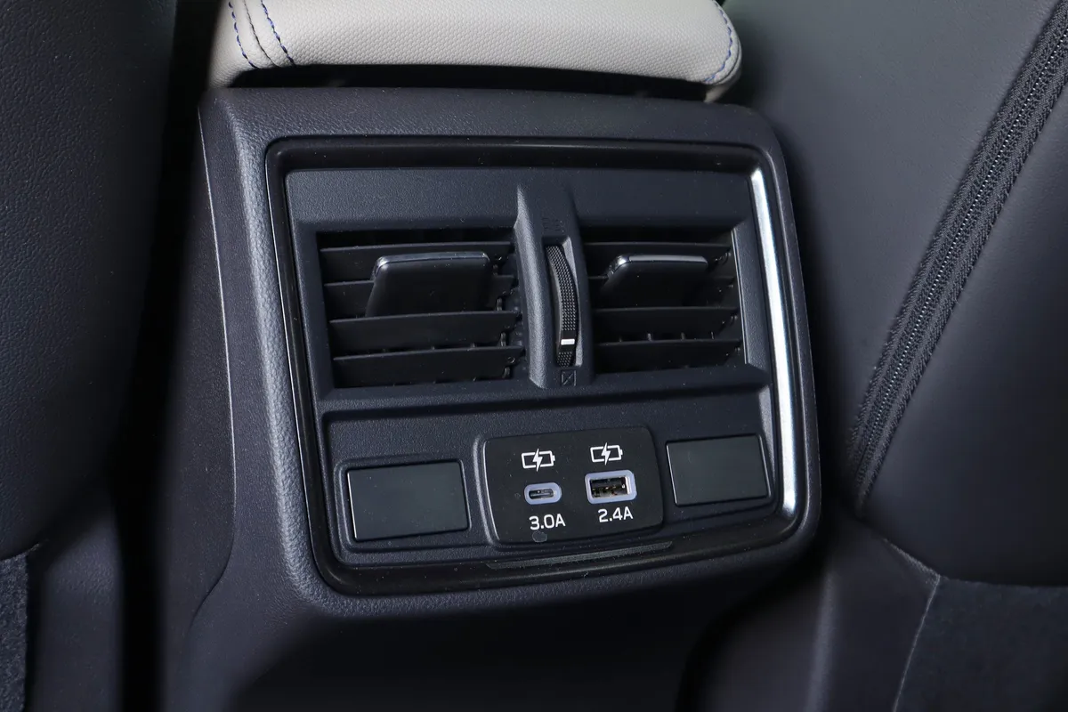 2026 Subaru Forester Limited Hybrid thumbnail 26