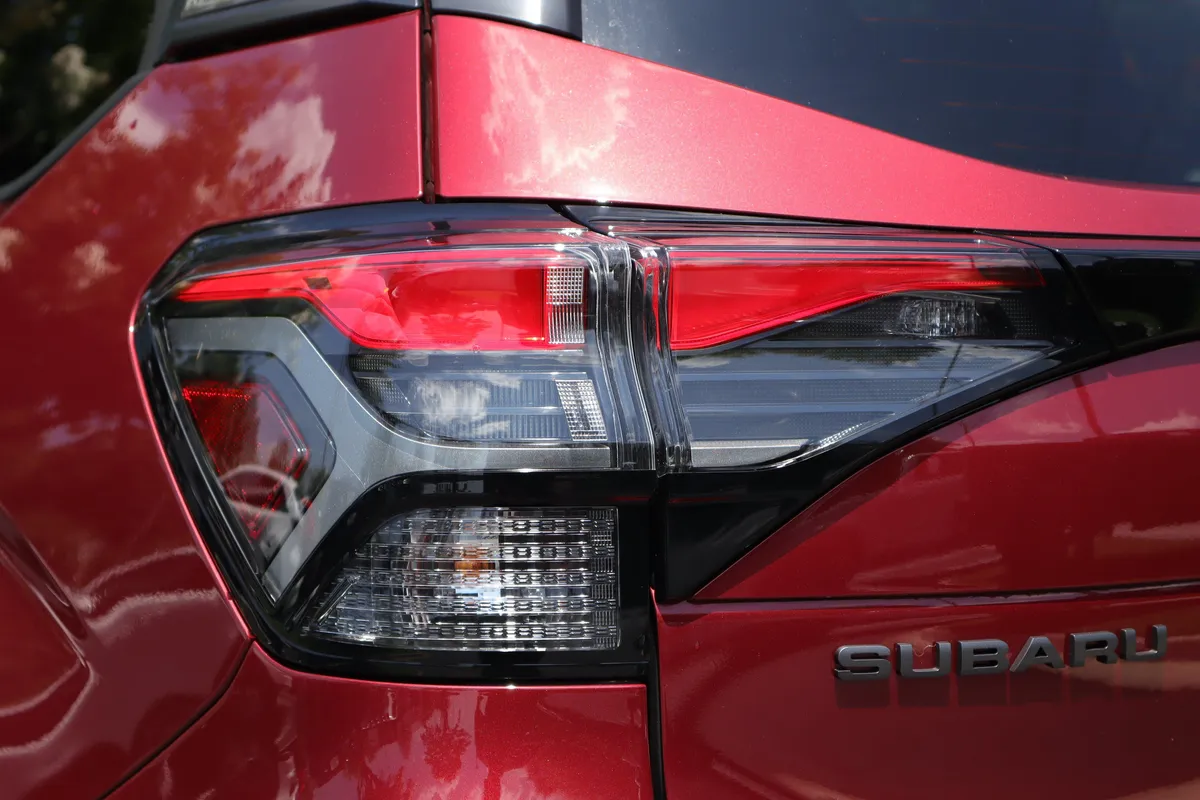 2026 Subaru Forester Limited Hybrid thumbnail 31