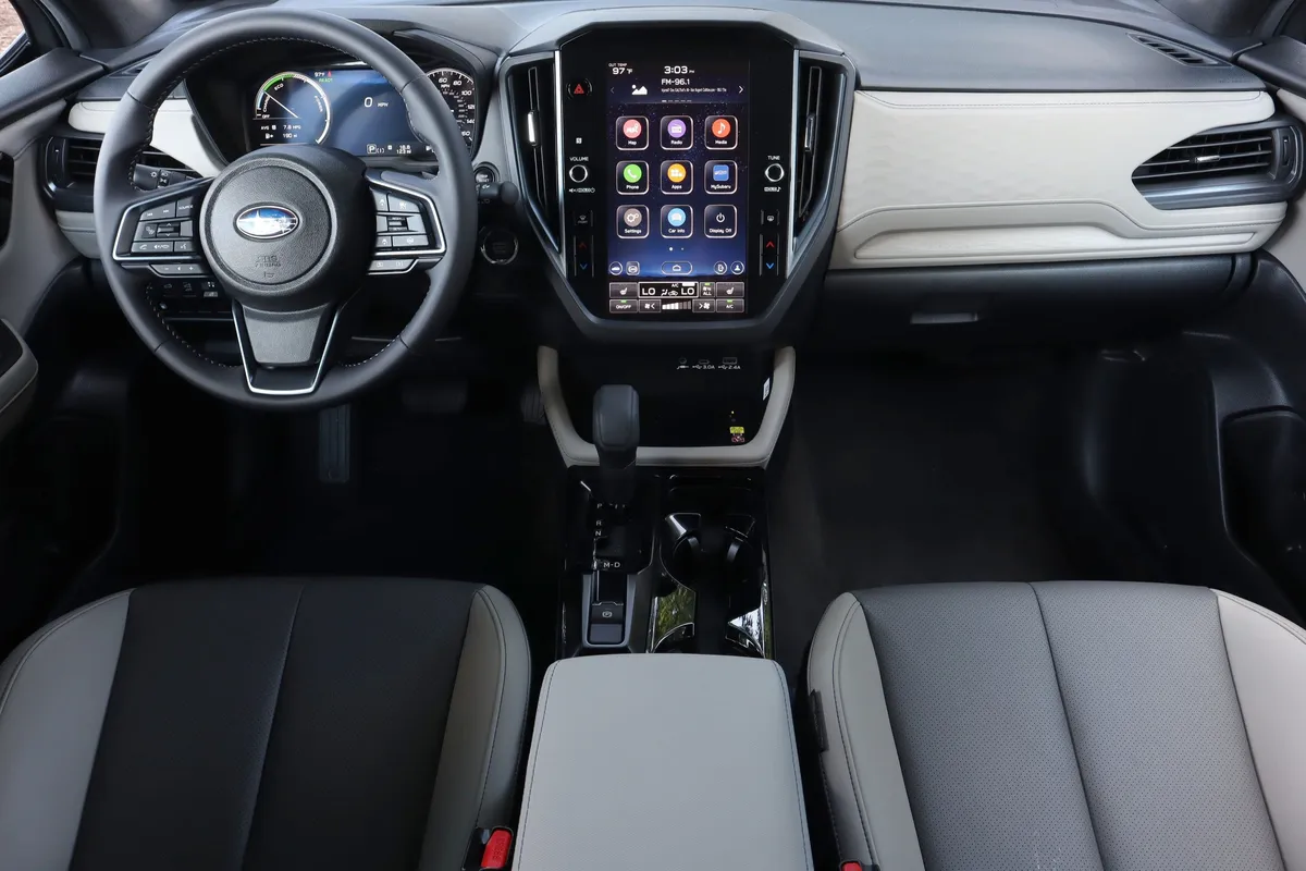 2026 Subaru Forester Limited Hybrid thumbnail 6