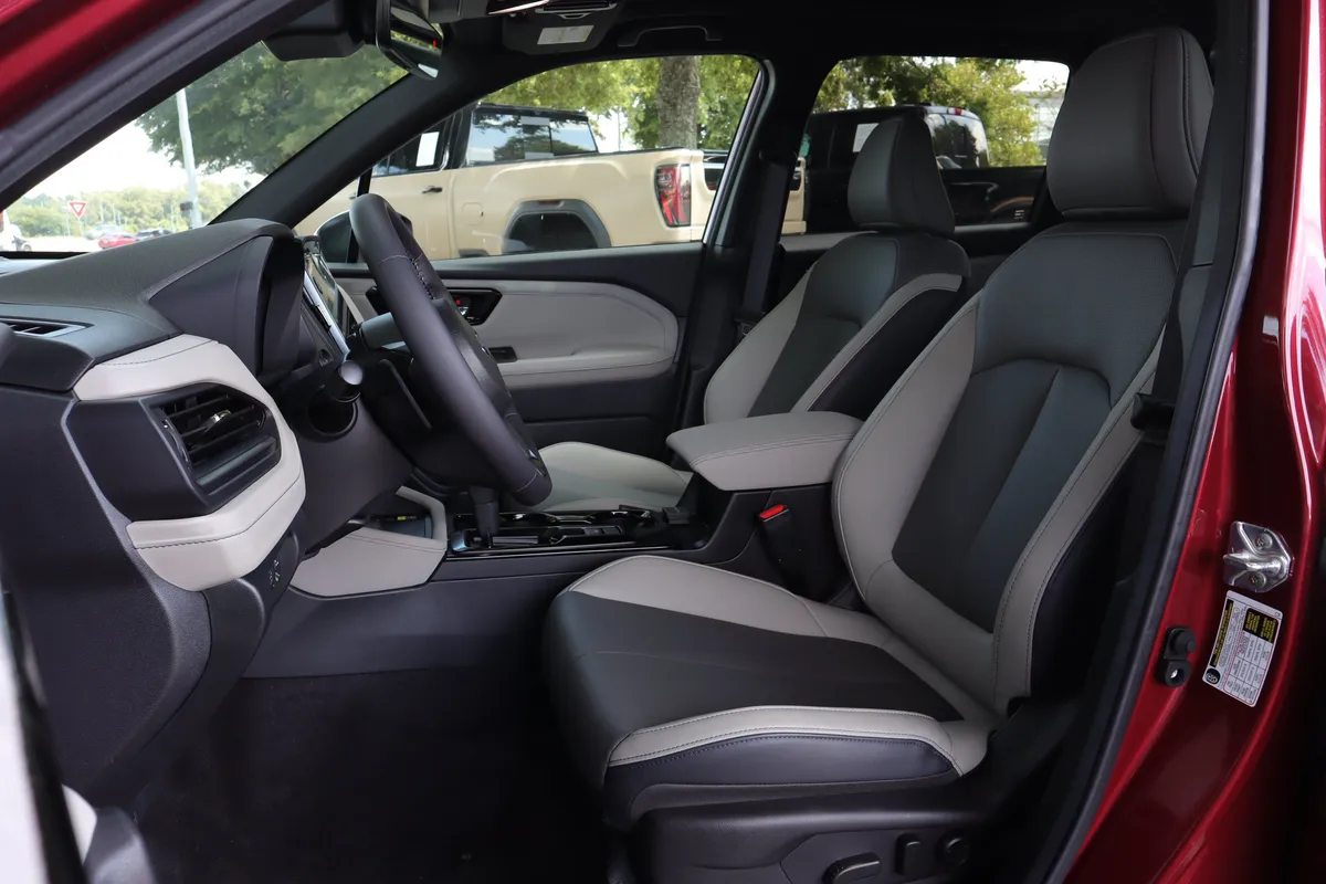 2026 Subaru Forester Limited Hybrid thumbnail 8