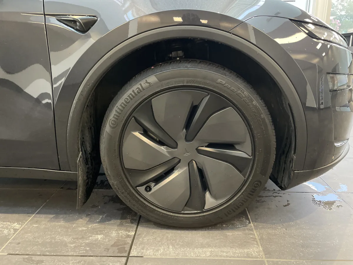 2026 Tesla Model Y thumbnail 11