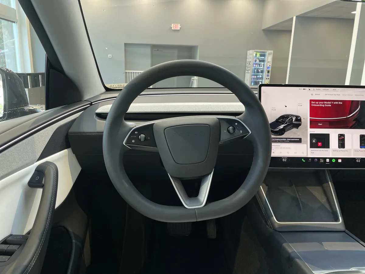 2026 Tesla Model Y thumbnail 17